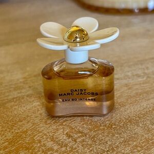 Marc Jacobs Daisy Eau So Intense Perfume Mini 0.13 oz